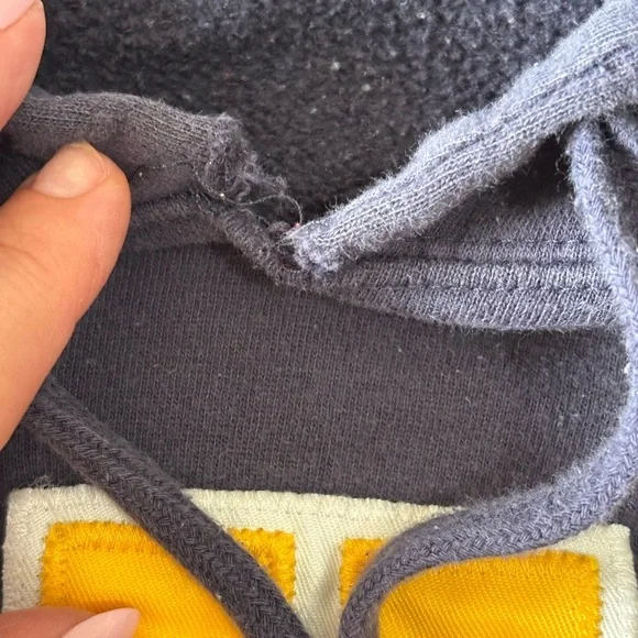 WVU Mountaineers Hoodie Mens L E5 Sportswear Blue Yellow Appliqué Flaws - Picture 8 of 9